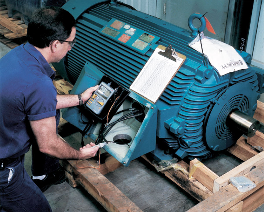 چطور متوجه شویم ژنراتور نیاز به تعویض روغن دارد؟